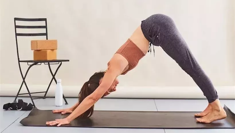 瑜伽就是要把你拦截在去医院的路上！！