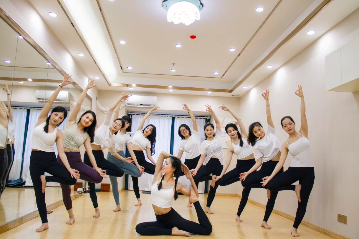 线上瑜伽课程与线下瑜伽教培：哪一种更适合自己？