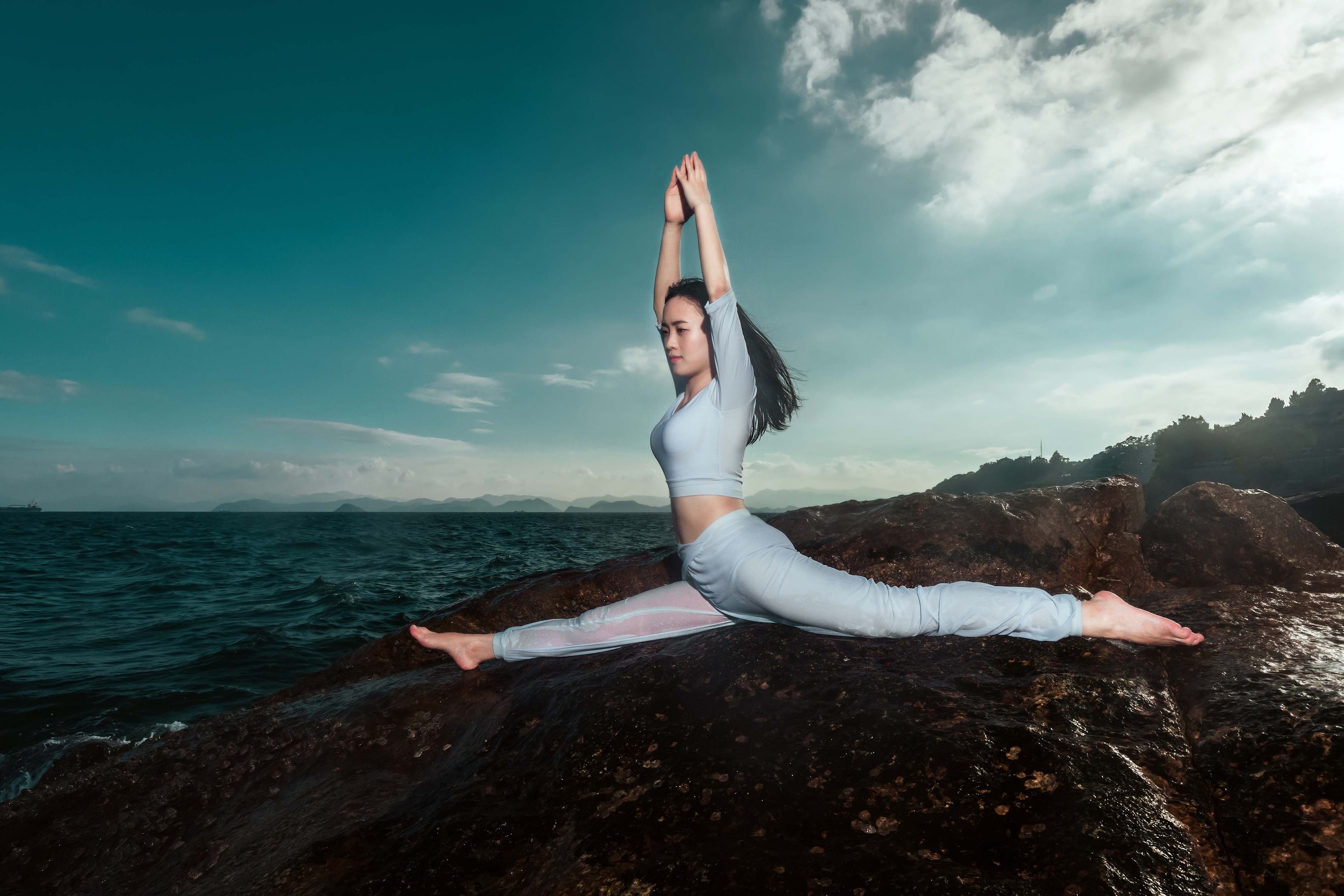 夏天练瑜伽前需要热身吗？瑜伽教练培训老师告诉你