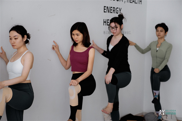 瑜伽教练一个月能赚多少钱？