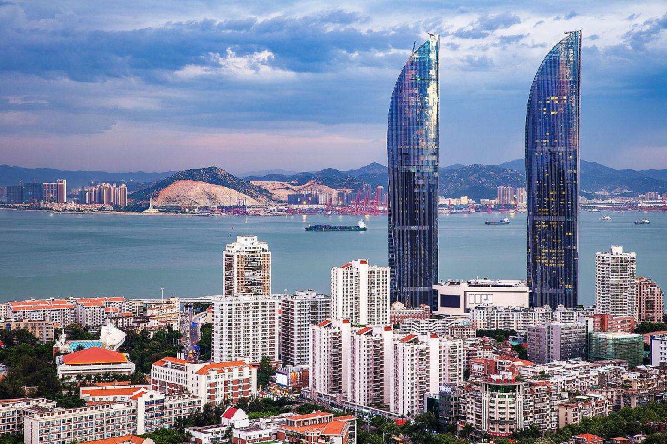 厦门瑜伽教练培训学校哪家好？