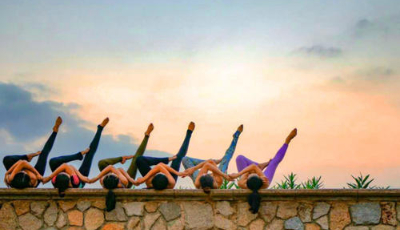 4个瑜伽体式，简单有效的管理身材