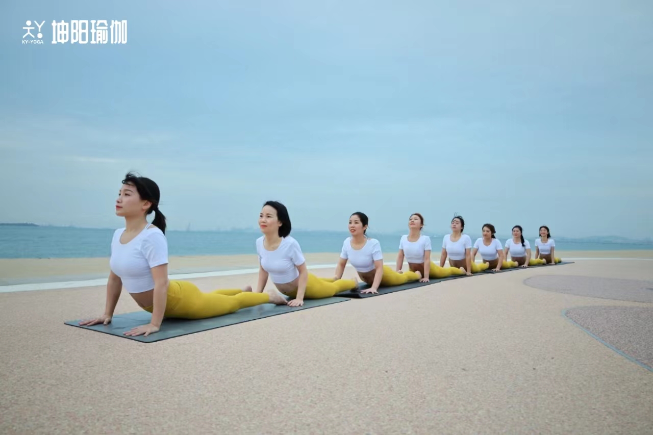 厦门瑜伽教练培训学校哪家好？
