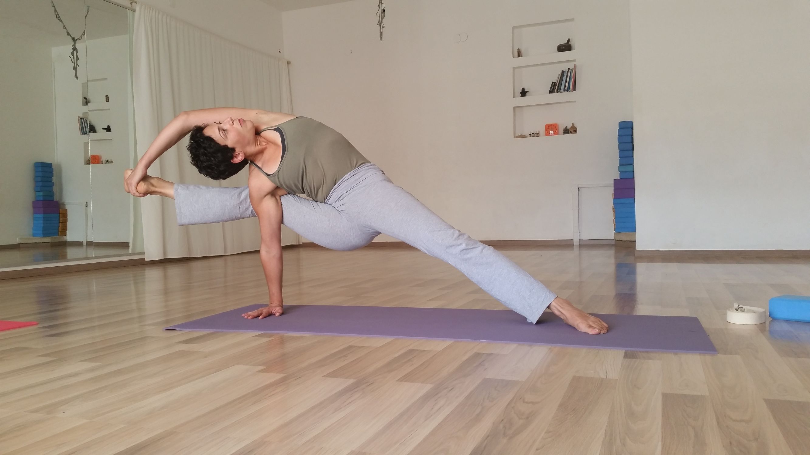  知乎上问：0基础怎么选择瑜伽教练培训机构？答案很好