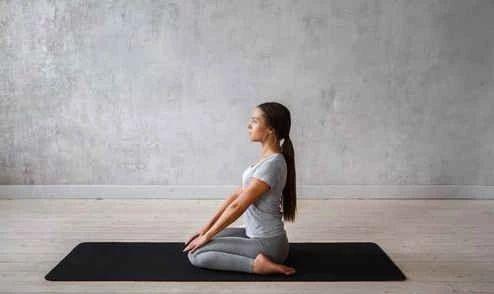 瑜伽教练培训：瑜伽英雄坐坐不下去？膝盖脚踝疼？